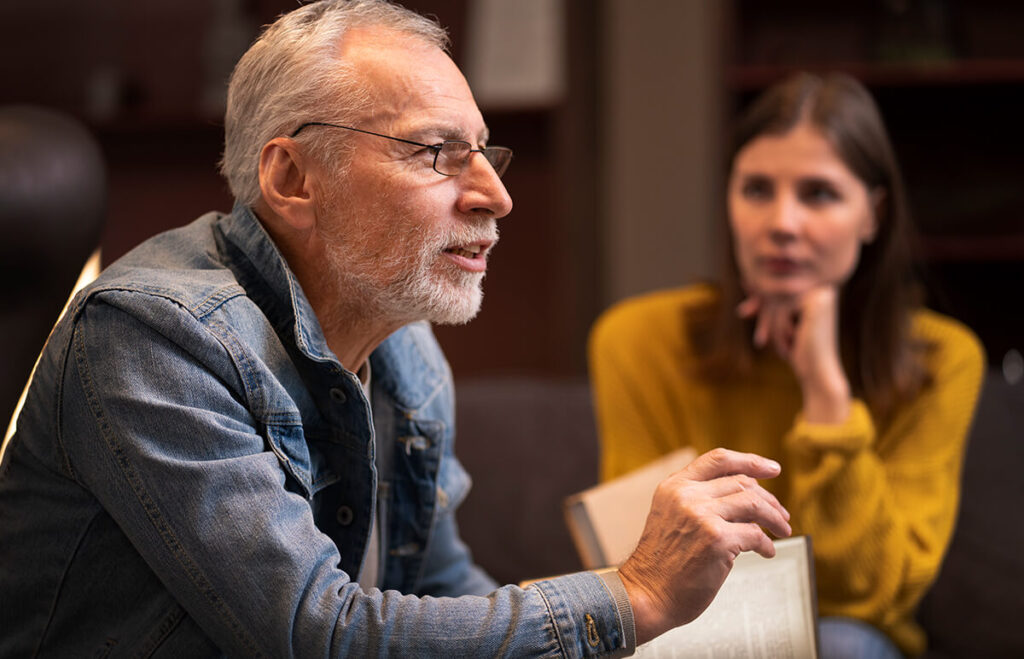 Consejos para mantener la salud auditiva en la tercera edad